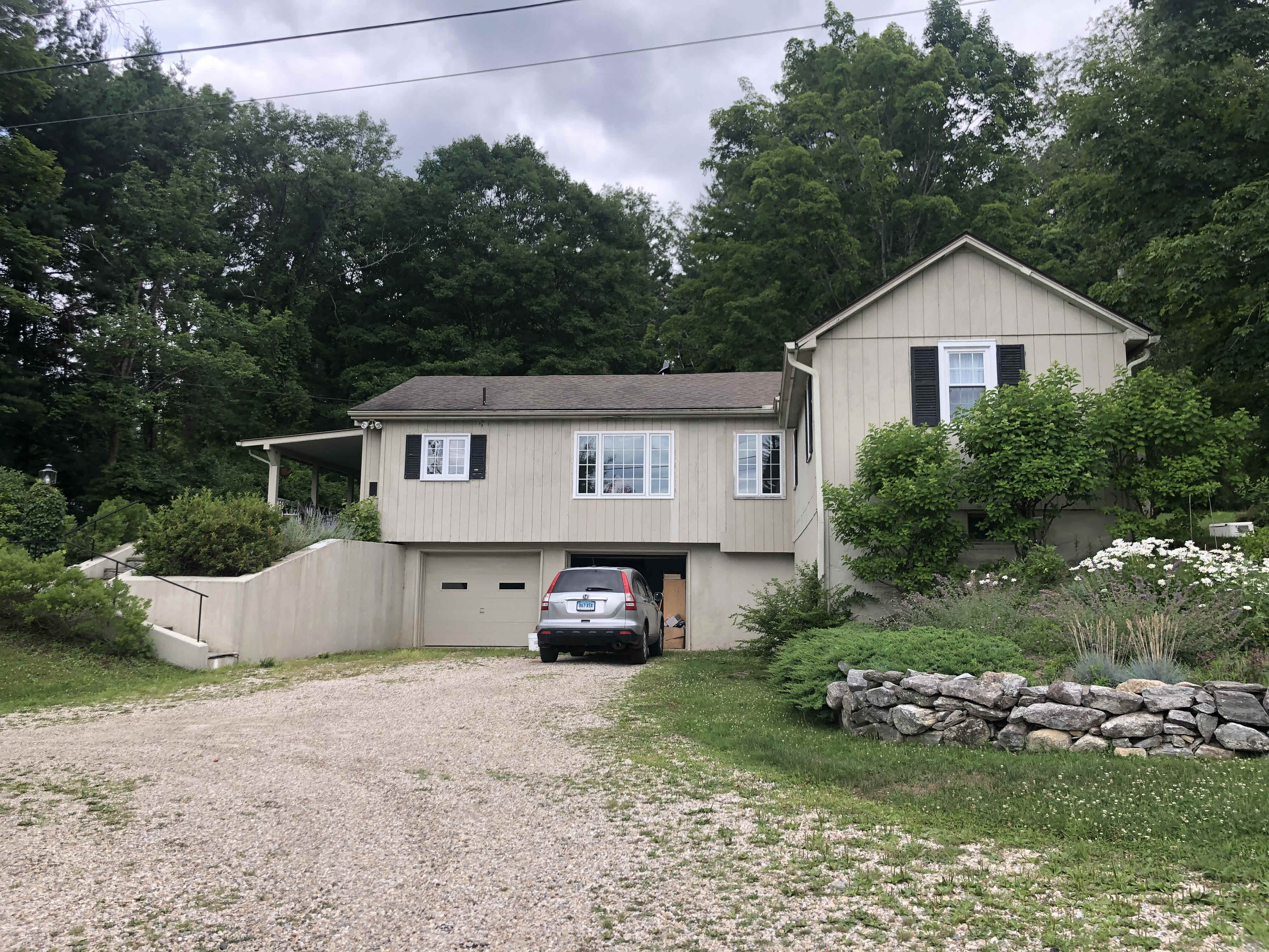 Building photograph for 20 WOODCREST LANE